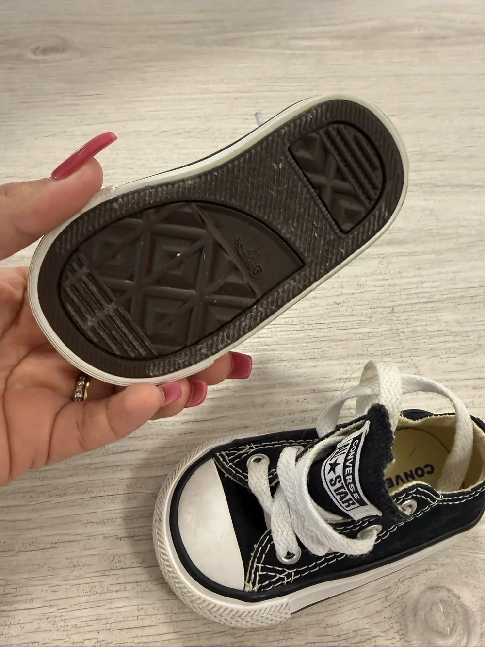 Converse infant Black and White Low Top Sneakers